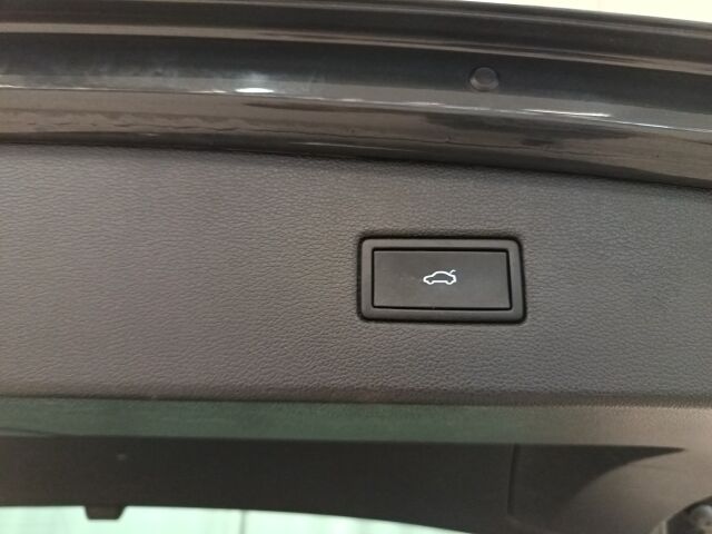 VOLKSWAGEN Tiguan 2021 Style eHybrid 180 kW DSG-auto. **HIENO PLUGARI KORKIALLA MAAVARALLA JA MAUSTEITA ON**