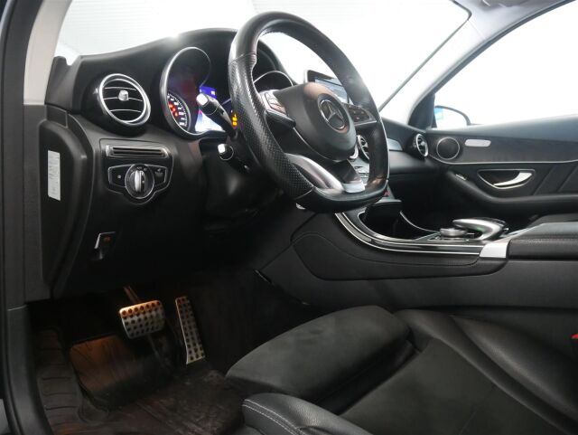 MERCEDES-BENZ GLC 2017 220 d 4Matic A Premium Business AMG