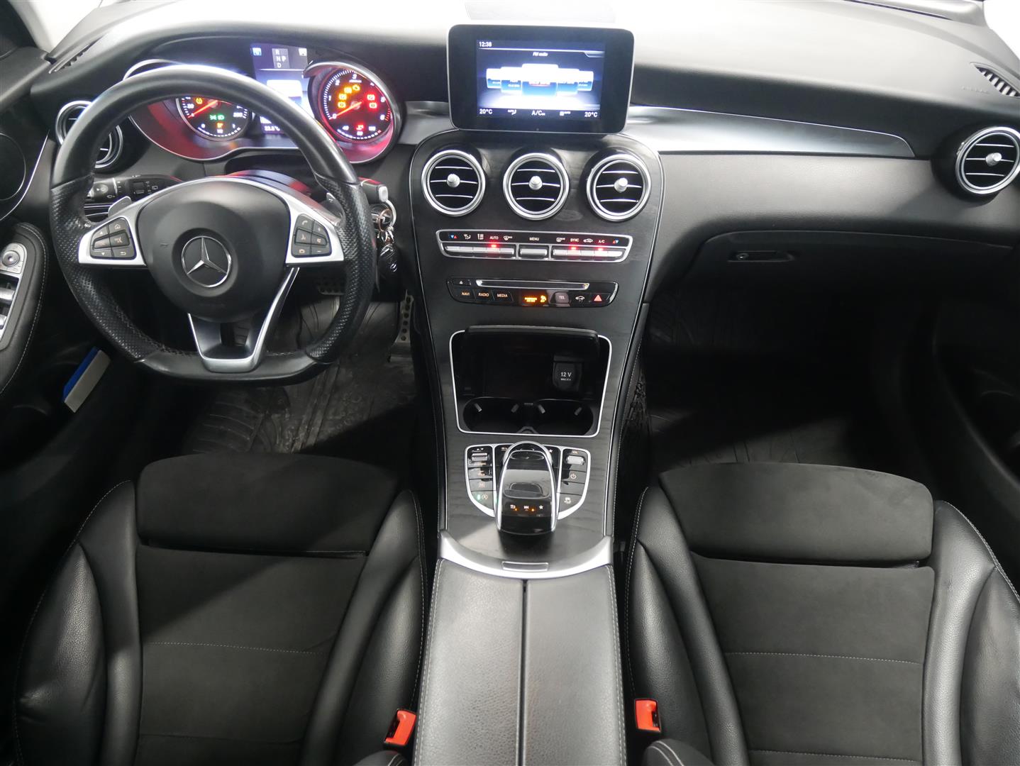 Mercedes-Benz GLC 2017, photo 7/20
