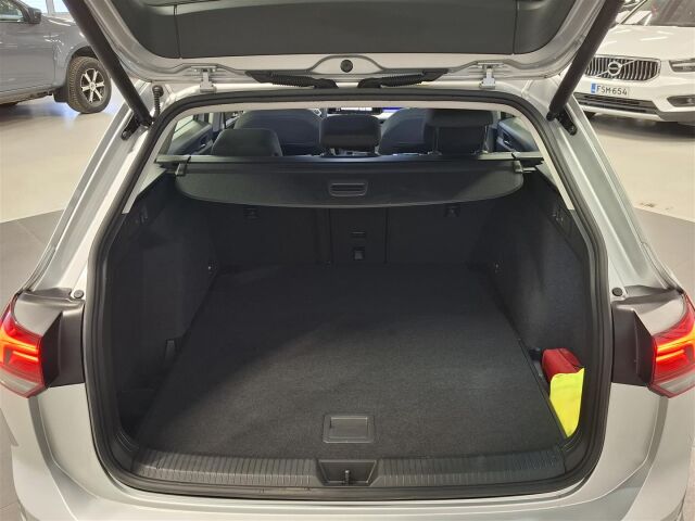 VOLKSWAGEN Golf 2021 Variant 1,5 eTSI 96 kW (MHEV) DSG-automaatti, 1-omisteinen, webasto, sähköluukku, ledit!