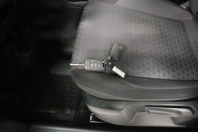 VOLKSWAGEN T-Cross 2021 Style Business 1,0 TSI 81 kW DSG-automaatti