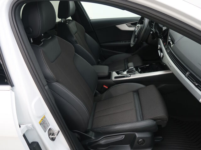 Audi A4 2022 Sedan Business Advanced 40 TFSI 150kW MHEV quattro S tronic