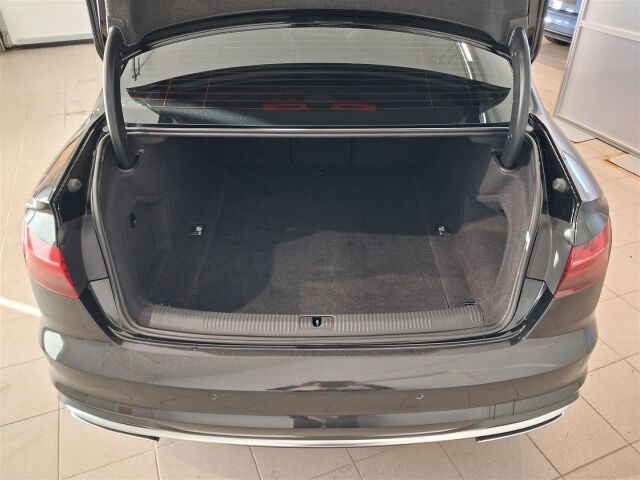 Audi A4 2022 Sedan Business 40 TFSI 150 kW MHEV quattro S tronic