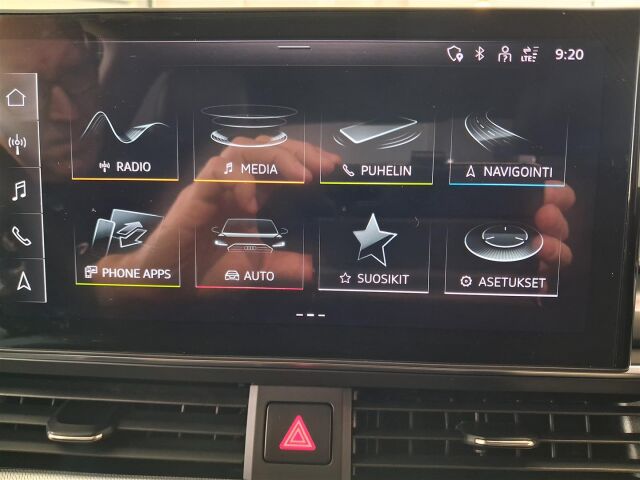 Audi A4 2022 Sedan Business 40 TFSI 150 kW MHEV quattro S tronic