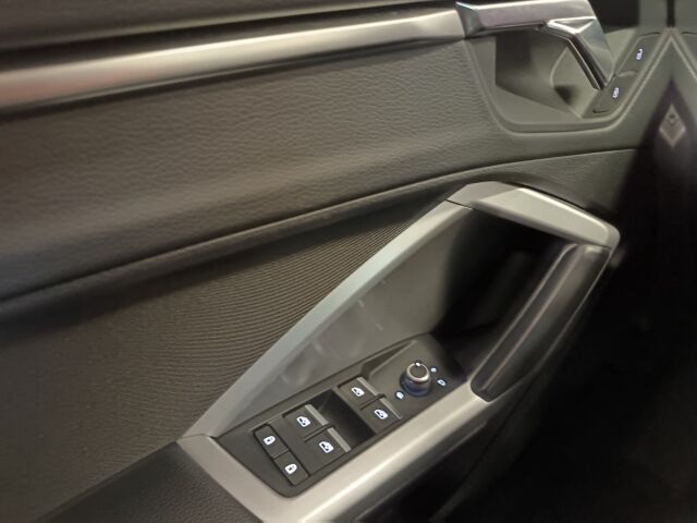 AUDI Q3 2022 Progress 35 TDI 110kW quattro S tronic