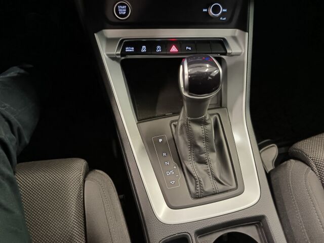 AUDI Q3 2022 Progress 35 TDI 110kW quattro S tronic