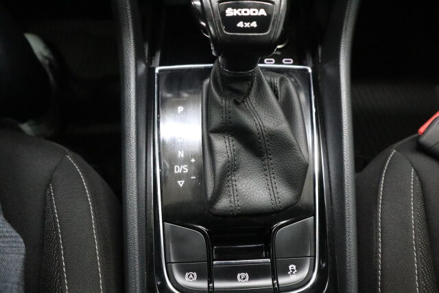 Skoda Karoq 2023 2.0 TDI 150 4x4 Ambition DSG Autom.