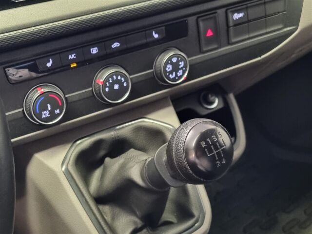 VOLKSWAGEN Transporter 2022 umpipakettiauto Pitkä 2,0 TDI 81 kW / ALV / Webasto /