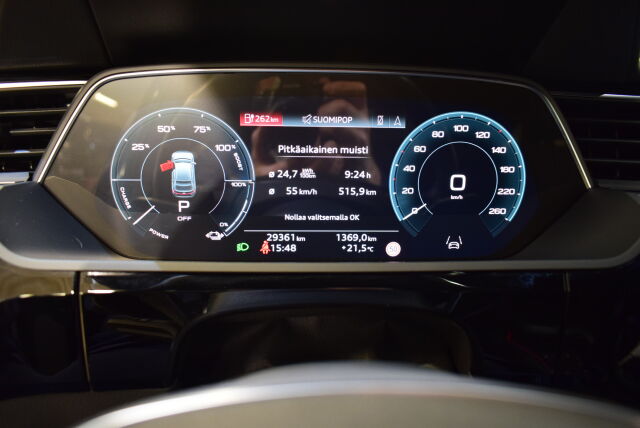 Audi Q8 e-tron 2023 Sportback 50 S line Launch Edition. Erinomaisella varustuksella.