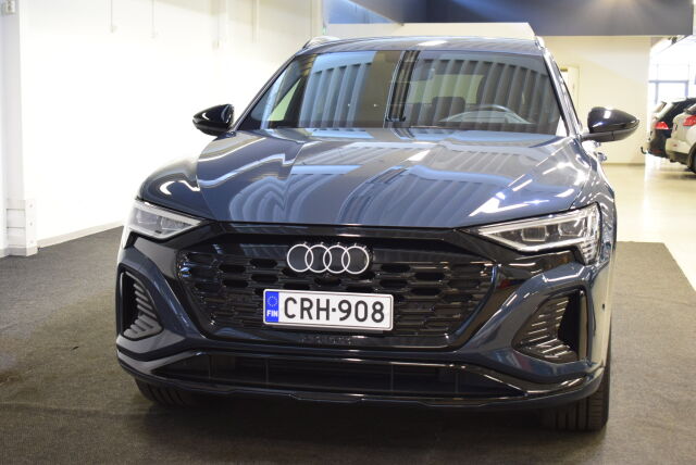 Audi Q8 e-tron 2023 Sportback 50 S line Launch Edition. Erinomaisella varustuksella.