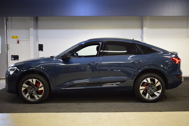Audi Q8 e-tron 2023 Sportback 50 S line Launch Edition. Erinomaisella varustuksella.
