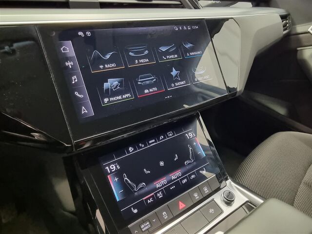 AUDI Q8 e-tron 2023 Sportback 55 quattro Progress * Peruutuskamera, Navigointijärjestelmä, virtuaalinen mittaristo *