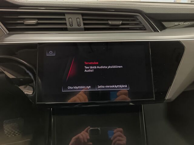 AUDI Q8 e-tron 2023 Sportback 55 quattro Progress