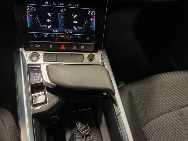 AUDI Q8 e-tron 2023 Sportback 55 quattro Progress