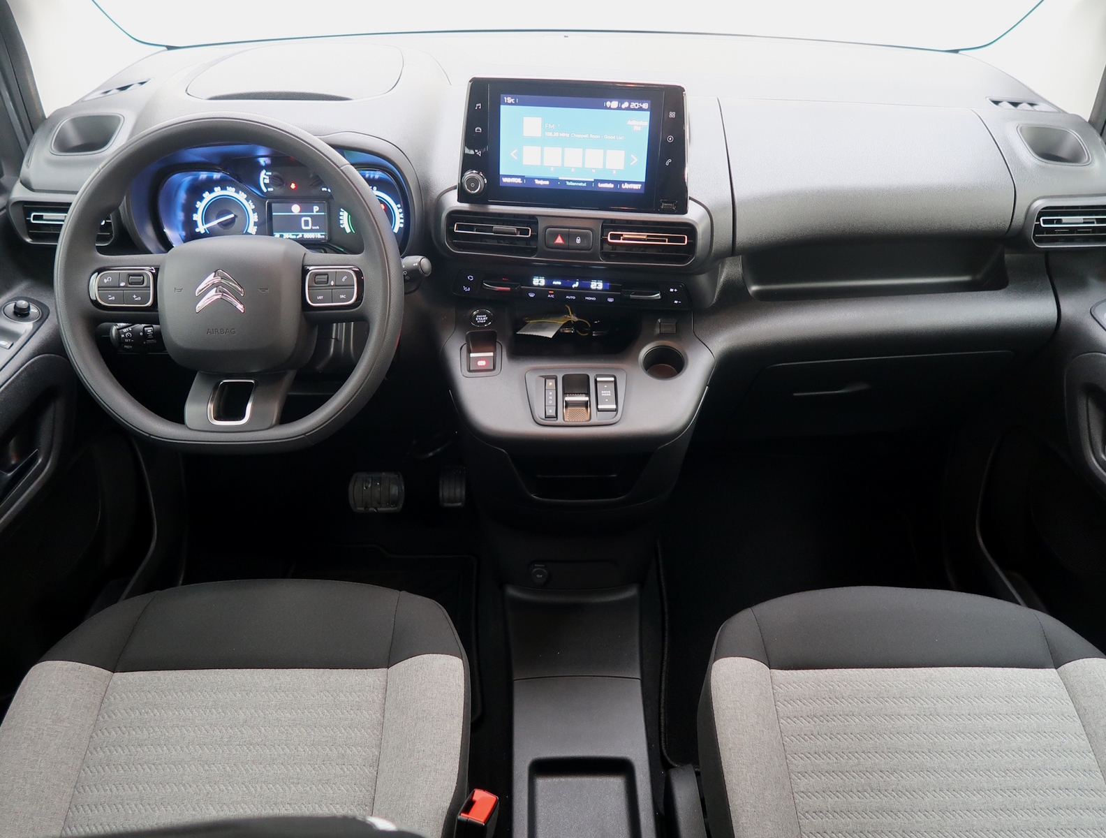 Citroen e-Berlingo 2023, photo 6/9