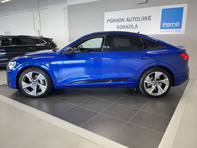 AUDI Q8 e-tron 2024 Sportback 50 quattro Progress S line, 1-omisteinen vähän ajettu löytö!