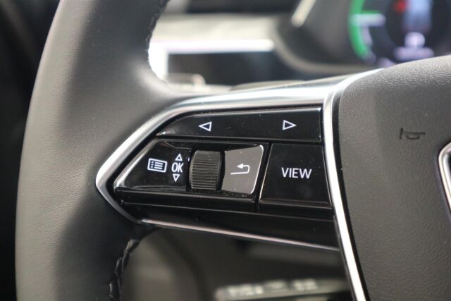 Audi Q8 e-tron 2023 Sportback 50 quattro Progress Plus **SOH 94%**