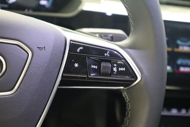 Audi Q8 e-tron 2023 Sportback 50 quattro Progress Plus **SOH 94%**