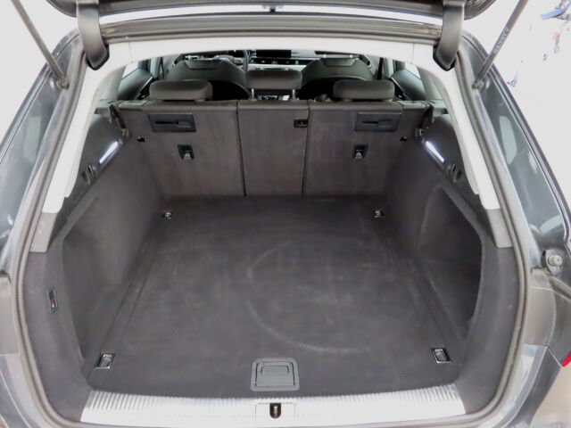 Audi A4 2024 Avant 40 TFSI MHEV Land of quattro
