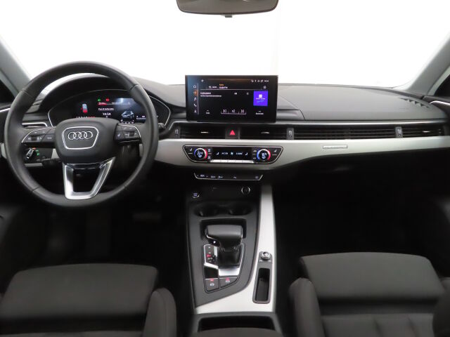 Audi A4 2024 Avant 40 TFSI MHEV Land of quattro