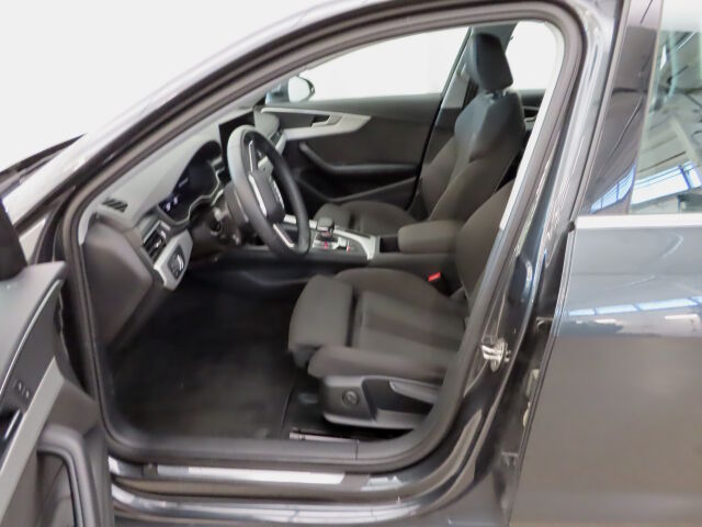 Audi A4 2024 Avant 40 TFSI MHEV Land of quattro