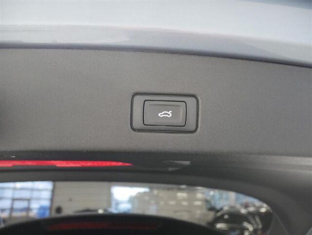 AUDI Q4 e-tron 2024 SUV 45 e-tron Land of quattro