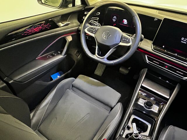 VOLKSWAGEN Tiguan 2024 UPEA Elegance Busines 1,5 eTSI 110 kW DSG-aut Webasto, 2*renkaat, koukku vararengas  050 3622763
