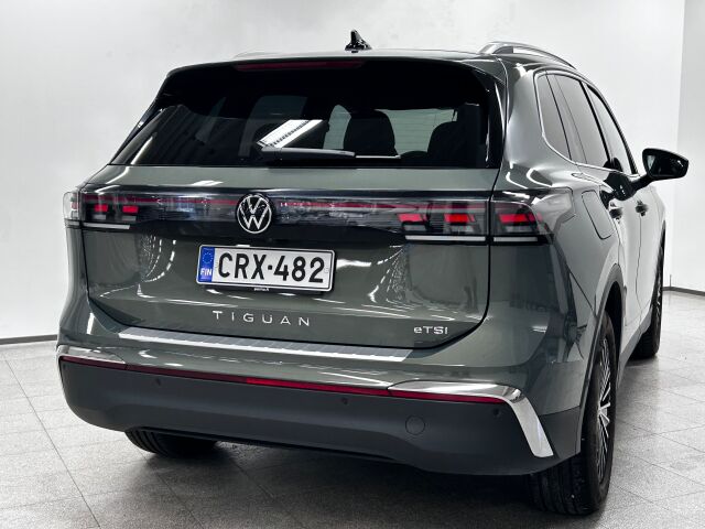 VOLKSWAGEN Tiguan 2024 UPEA Elegance Busines 1,5 eTSI 110 kW DSG-aut Webasto, 2*renkaat, koukku vararengas  050 3622763
