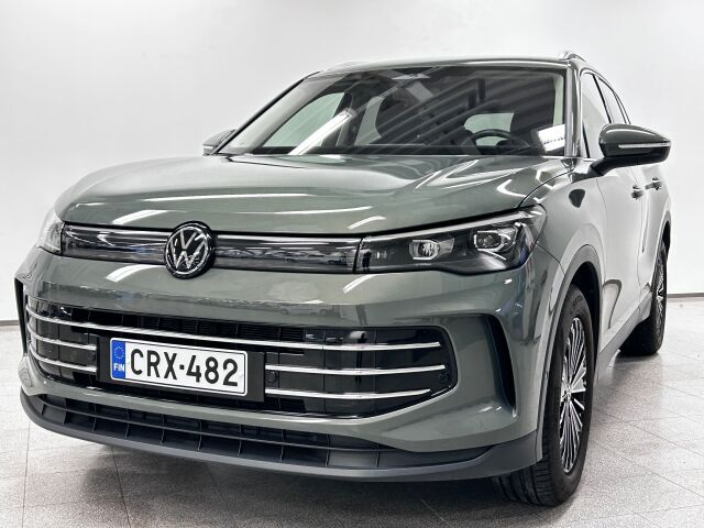 VOLKSWAGEN Tiguan 2024 UPEA Elegance Busines 1,5 eTSI 110 kW DSG-aut Webasto, 2*renkaat, koukku vararengas  050 3622763
