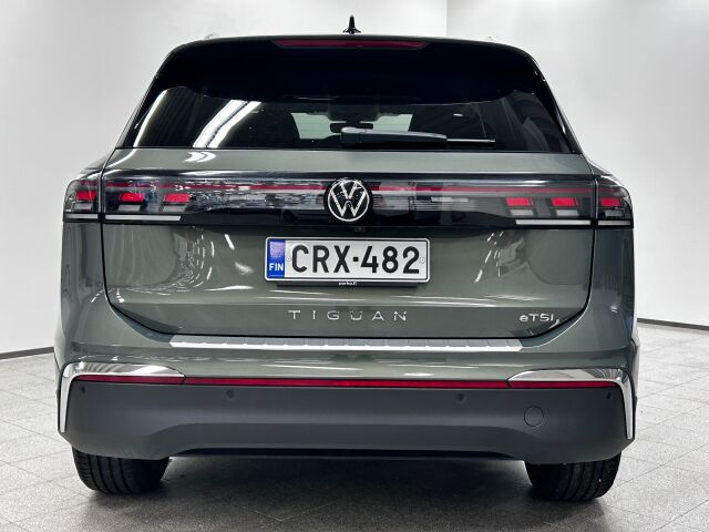 VOLKSWAGEN Tiguan 2024 UPEA Elegance Busines 1,5 eTSI 110 kW DSG-aut Webasto, 2*renkaat, koukku vararengas  050 3622763
