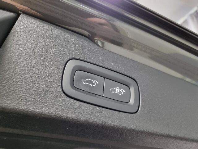 VOLVO V60 2021 T6 TwE AWD Inscription Expression aut / Navi / Koukku / Keyless / ACC