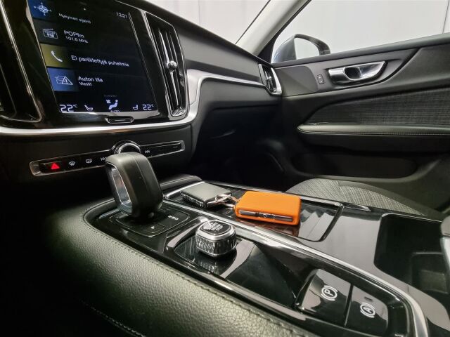 VOLVO V60 2021 T6 TwE AWD Inscription Expression aut / Navi / Koukku / Keyless / ACC