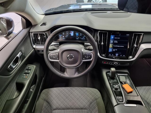VOLVO V60 2021 T6 TwE AWD Inscription Expression aut / Navi / Koukku / Keyless / ACC