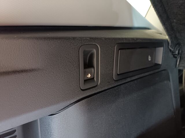 VOLKSWAGEN Tiguan 2024 Comfort Business eHybrid 150 kW DSG-automaatti