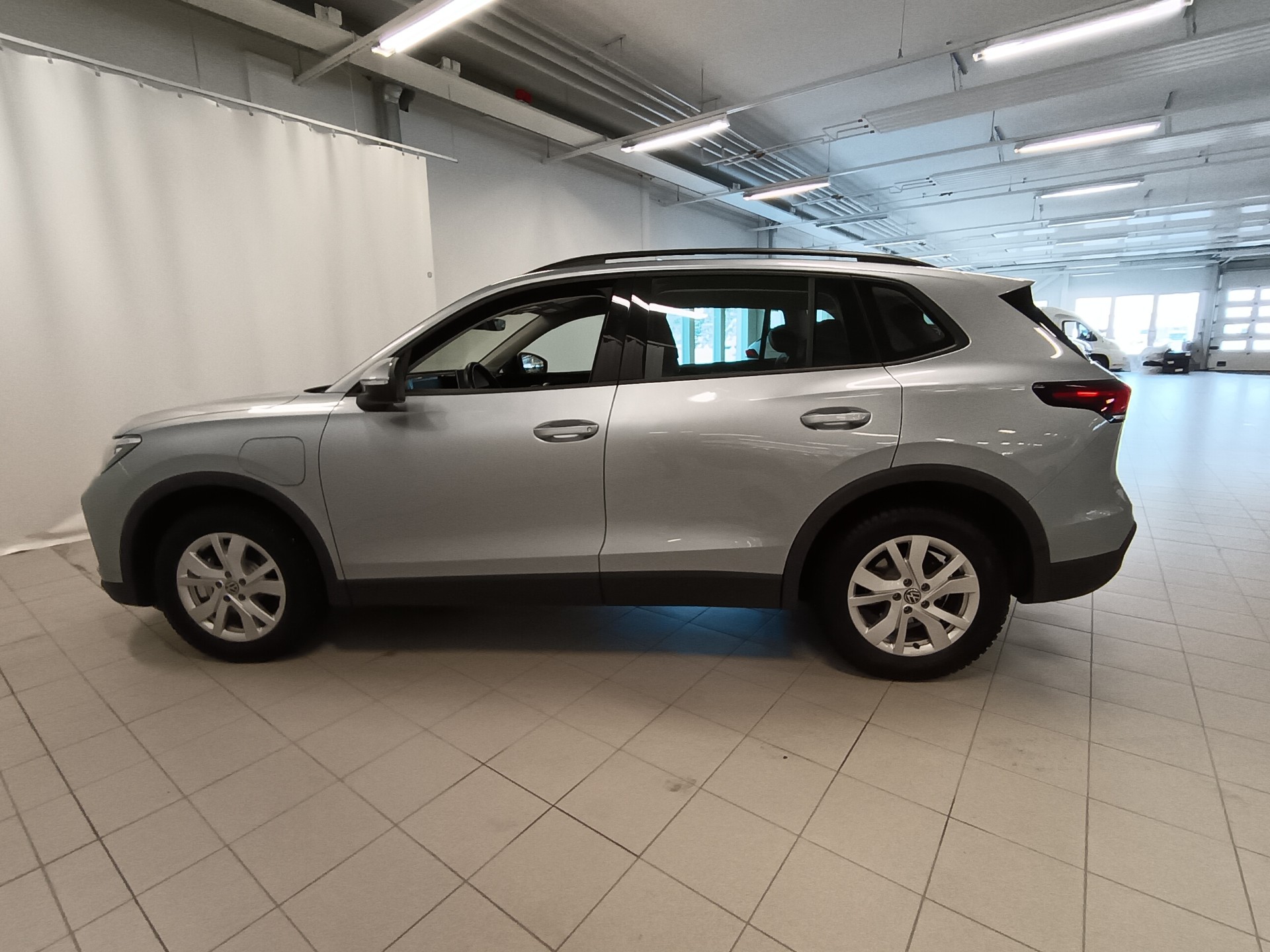 Volkswagen Tiguan 2024, kuva 2/26