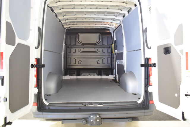 Volkswagen Crafter 2025 35 umpipakettiauto 2,0 TDI 103 kW 8at, 3640