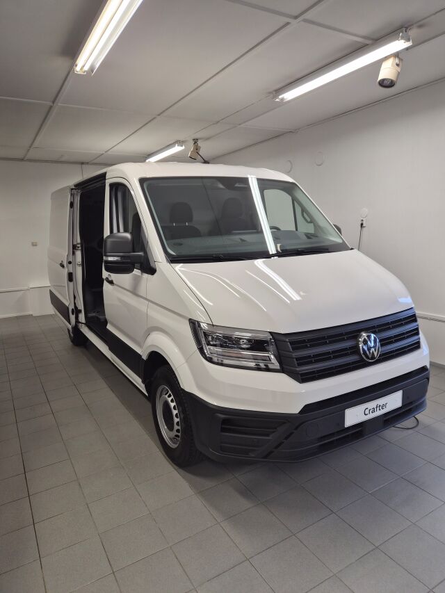 Volkswagen Crafter 2025 35 umpipakettiauto 2,0 TDI 103 kW 8at, 3640