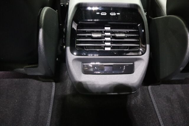 Volkswagen ID.4 2025 Pro 4MOTION Elegance 75-v Juhlamalli 210 kW, akku 77 kWh