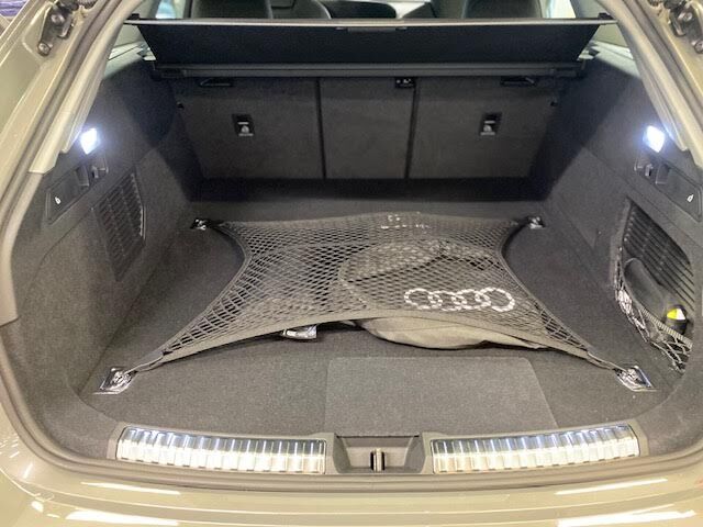 Audi A5 2025 Avant e-hybrid quattro 220 kW