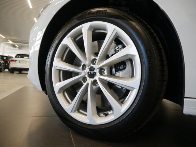 Audi A5 2026 Avant e-hybrid quattro 220 kW