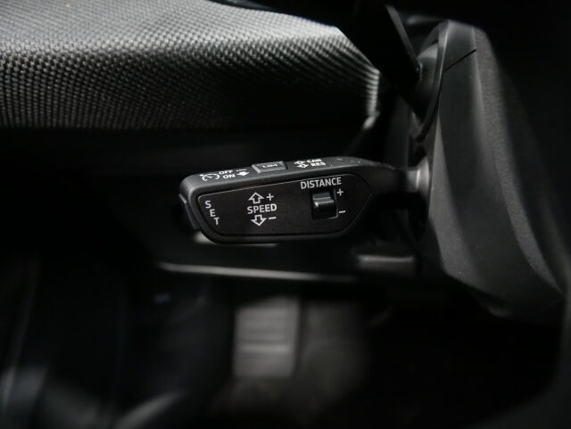 Audi A5 2025 Avant e-hybrid quattro 220 kW