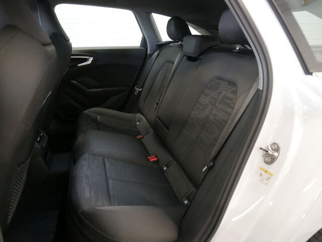 Audi A5 2026 Avant e-hybrid quattro 220 kW