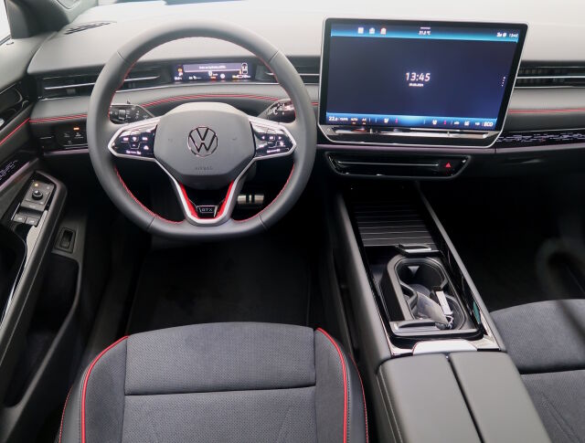 Volkswagen ID.7 2025 Tourer GTX 4MOTION 75-v Juhlamalli 250 kW, akku 86 kWh