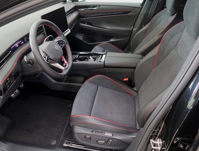 Volkswagen ID.7 2025 Tourer GTX 4MOTION 75-v Juhlamalli 250 kW, akku 86 kWh