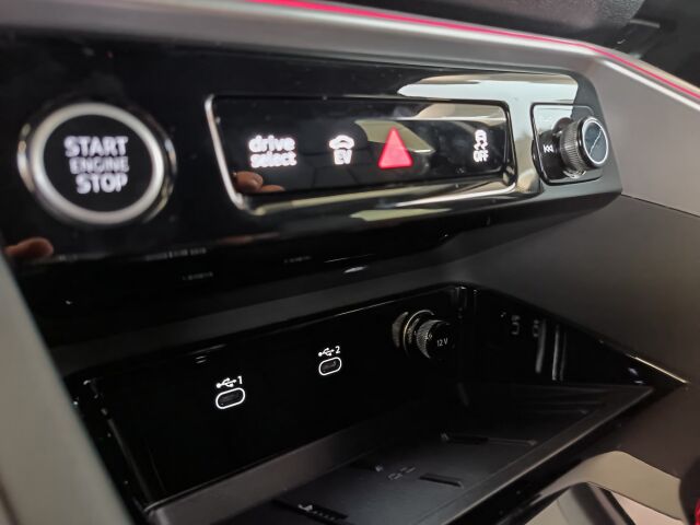 Audi Q5 2026 Sportback e-hybrid quattro 220 kW, Nyt Jatkoturva 3 vuotta / 150.000 km veloituksetta