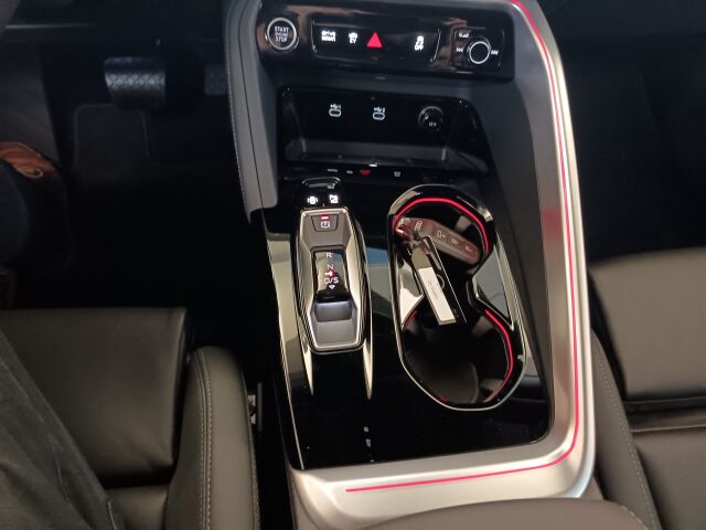 Audi Q5 2026 Sportback e-hybrid quattro 220 kW, Nyt Jatkoturva 3 vuotta / 150.000 km veloituksetta