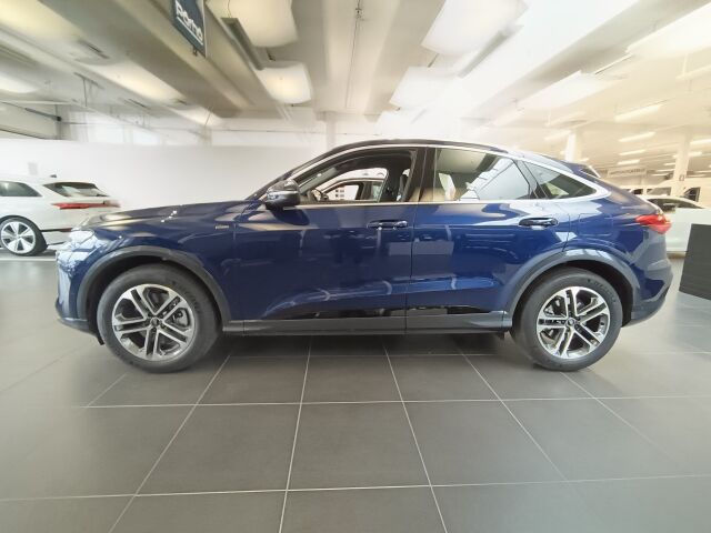 Audi Q5 2026 Sportback e-hybrid quattro 220 kW, Nyt Jatkoturva 3 vuotta / 150.000 km veloituksetta