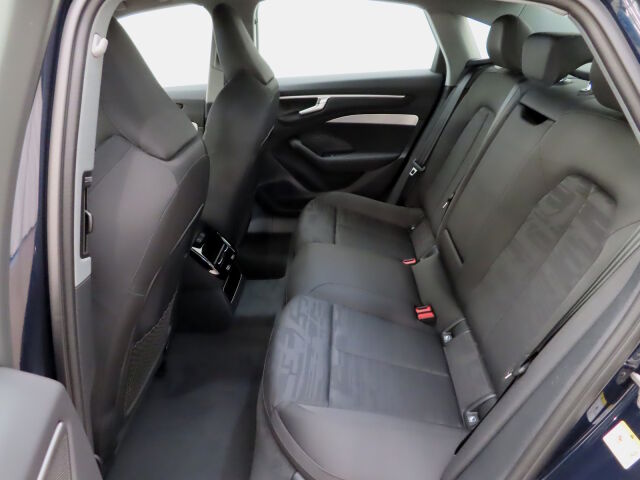 Audi A6 2025 Sedan e-hybrid quattro 220 kW: Tähän yhteensä viiden vuoden tehdastakuu/ 150 000km jatkoturvalla!