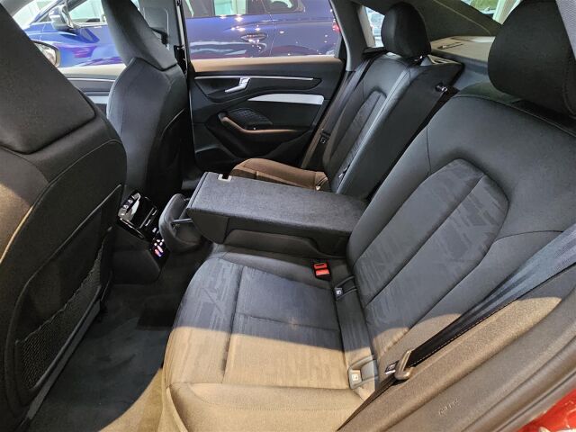 Audi A6 2026 Sedan e-hybrid quattro 220 kW