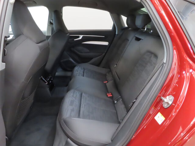 Audi A6 2026 Sedan e-hybrid quattro: Erittäin tyylikäs kokonaisuus! Takuu viisi vuotta/100 000km.